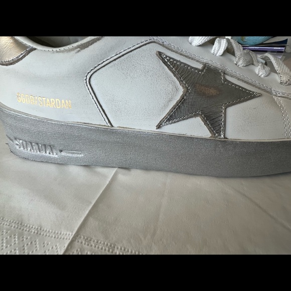 Golden Goose BRAND NEW with box, dust bag and official passport registration - Picture 7 of 17